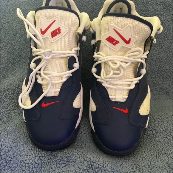 Nike Navy and Beige Athletic Shoes - Picture 5 of 5